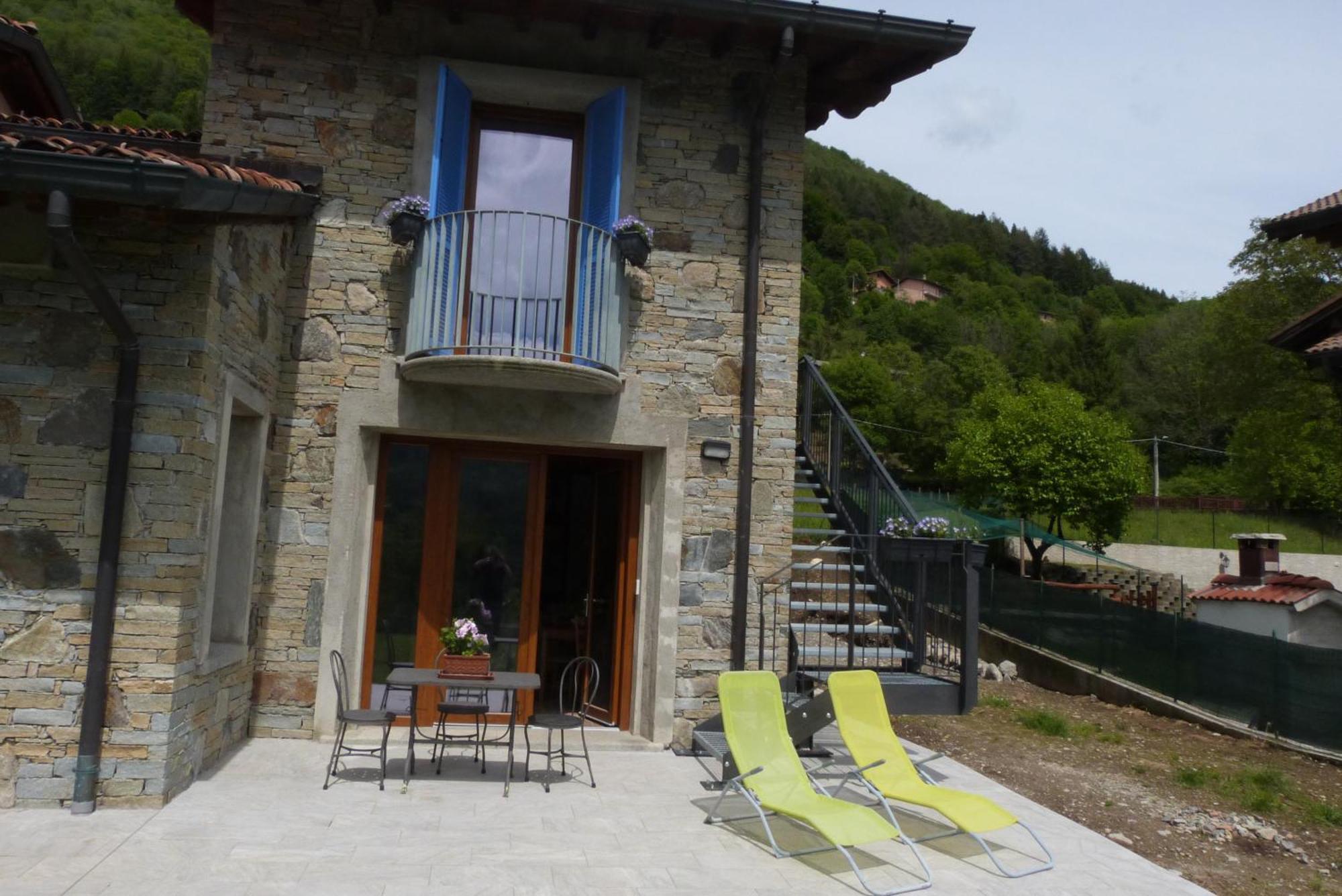 לינה וארוחת בוקר סן פדלה אינטלבי Giardino Tra I Laghi מראה חיצוני תמונה